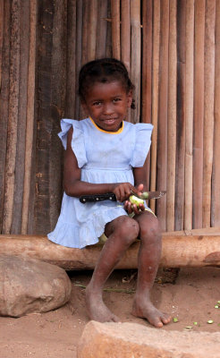 ANKARANA NATIONAL PARK MADAGASCAR - VILLAGE GIRL.JPG