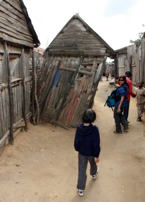 ANTANDROY VILLAGE - BERENTY VILLAGE MADAGASCAR - MARKET DAY (29).JPG