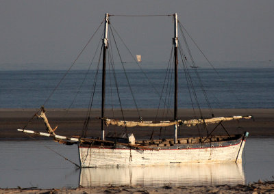 MORONDAVA - BEACH SCENES - MADAGASCAR (5).JPG