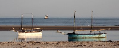 MORONDAVA - BEACH SCENES - MADAGASCAR.JPG