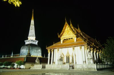 NAKHON - PRA MAHATAT WAT E.jpg