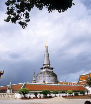 NAKHON - PRA MAHATAT WAT F.jpg