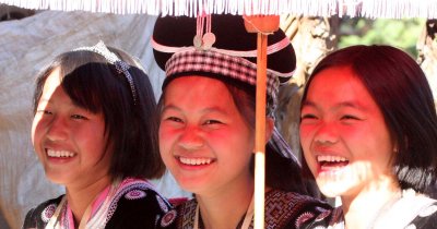 HILLTRIBE - HMONG - NEW YEARS EVE DAY CELEBRATIONS - CHRISTMAS IN THAILAND TRIP 2009 (7).JPG