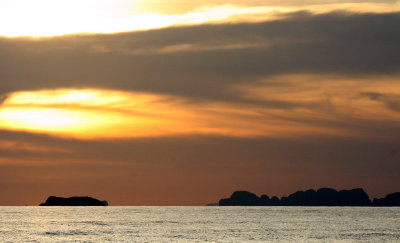 KOH LANTA - 2008 -  SUNSET AT OTTO'S (19).JPG