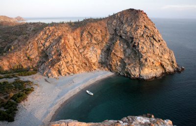 ISLA SANTA CATALINA BAJA MEXIO - CAMPSITE FROM ABOVE.JPG