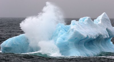 SVALBARD - CRUISING ICEBERGS NEAR SJUOYENE ISLAND (8).jpg