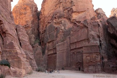 Tombs in Outer Siq.jpg