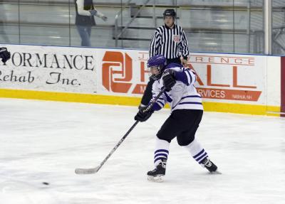 JT passes the puck.jpg