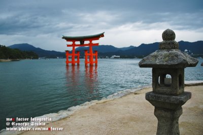 Miyajima 宮島 - 厳島神社 Itsukushima Jinja - 鳥居門 Toriimon