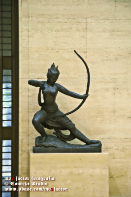 Osaka 大阪 - Cool Statue in the Canadian Embassy