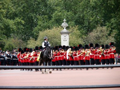 London - Changing of the guards at Buckingham Palace