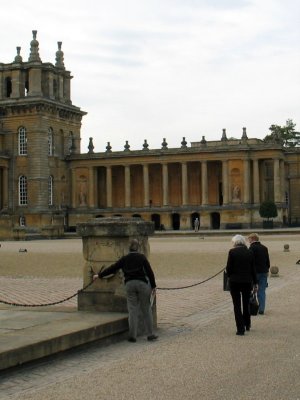 Blenheim Palace- The chains are plastic!!!