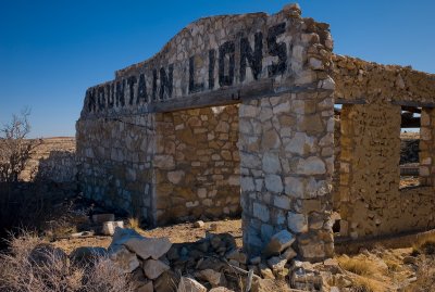 Former tourist attraction featuring mountain lions, east of Flagstaff.