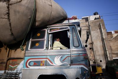 Top-heavy load on a truck near Jaipur.