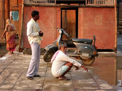 Relaxing near Manikarnika ghat, Varanasi.