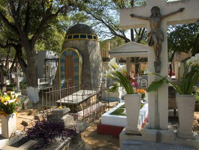 Graves, San Miguel Cemetery, Oaxaca.