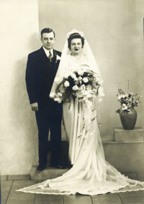 Mom and Dad wedding3