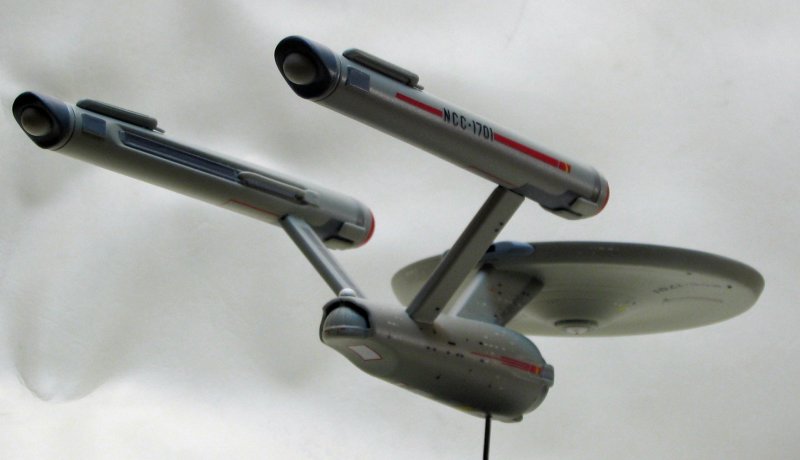 Polar Lights 1/1000 scale Enterprise