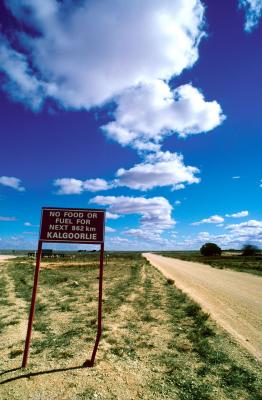 g3/64/558764/3/56209951.landscape_sign_no_fuel_863_km_cook_nullarbor_n001011_4_newsmallC.jpg