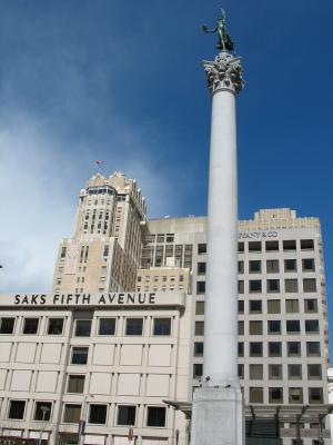 Monument at the centre of Union square