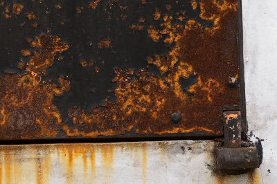 2484_Zili_IronDoor