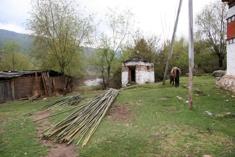 Shed, Poles, Chorten