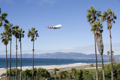 Quantas 747 landing at LAX