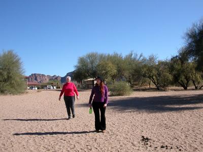 Heading to the Salt River 12-25-05.JPG