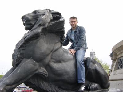 Asmir on one of the lions at  Colombo's Column 