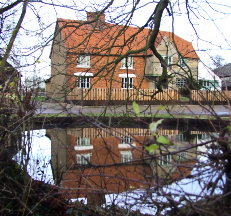 Dame  Annas  farmhouse , reflected.