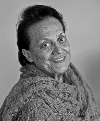 Tomris Oguzalp , 1932 - 2013