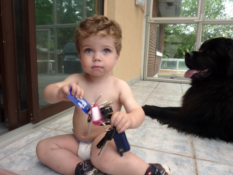 Carter with keys.jpg