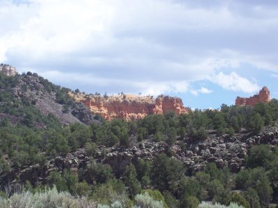 Driving into Bryce Canyon