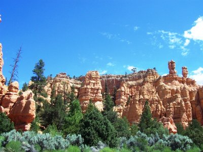 Driving into Bryce Canyon