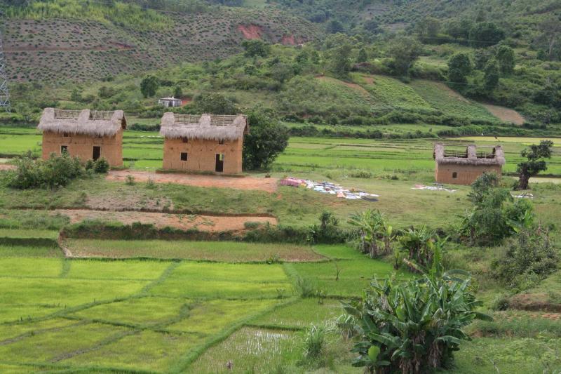 Rural landscape near  La Mandraka 8.I.2006 2.JPG