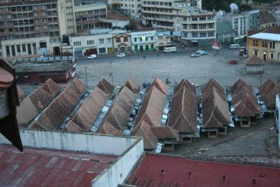 Antananarivo market place 9.I.2006.jpg