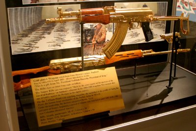 Members of the Special Forces also confiscated these gold-plated weapons in one of the Iraqi palaces of Uday Hussein during Operation Iraqi Freedom.