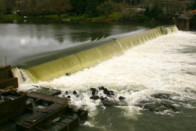 Winchester dam and fish ladder