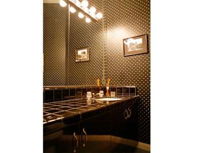 mlsbathroom.jpg