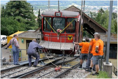 Le wagon No 1 a dfinitivement quitt ses rails...