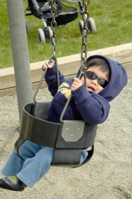 g3/67/542967/3/58123295.MCBabyOnSwing.jpg