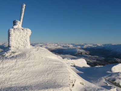 On the Lnahorgi top - toppvarde