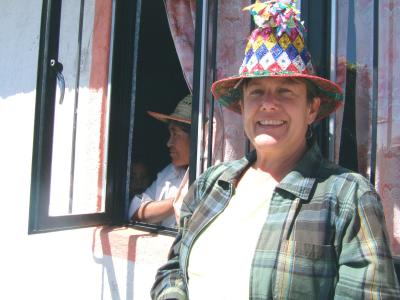 Toluca de Guadalupe, Betsy tries on the danzante's hat