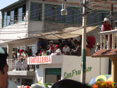 Sell-out crowd, Papalotla