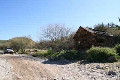 Old ranch building in Cottonwood Canyon on Dos Vaqueros Volando Ranch