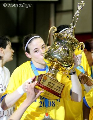 Doron welcomes the cup