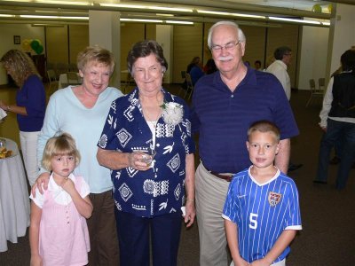 JoAnn, Bonnie, Tom Ervin, & grandkids