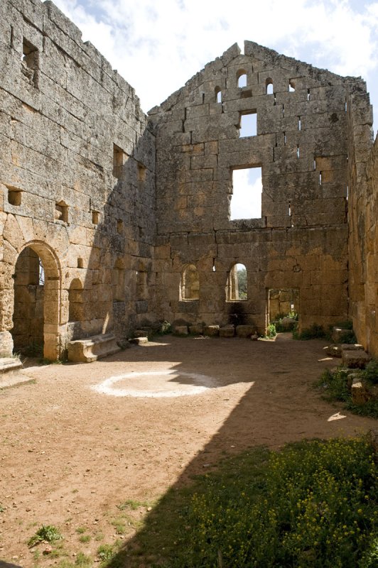 Dead cities from Hama april 2009 8749.jpg