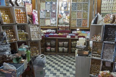 Damascus Suq al-Bazuriye (Spices Bazaar) 0449.jpg