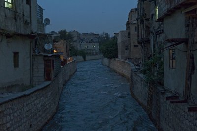 Damascus Barada river near Bab al-Salaam 0469.jpg